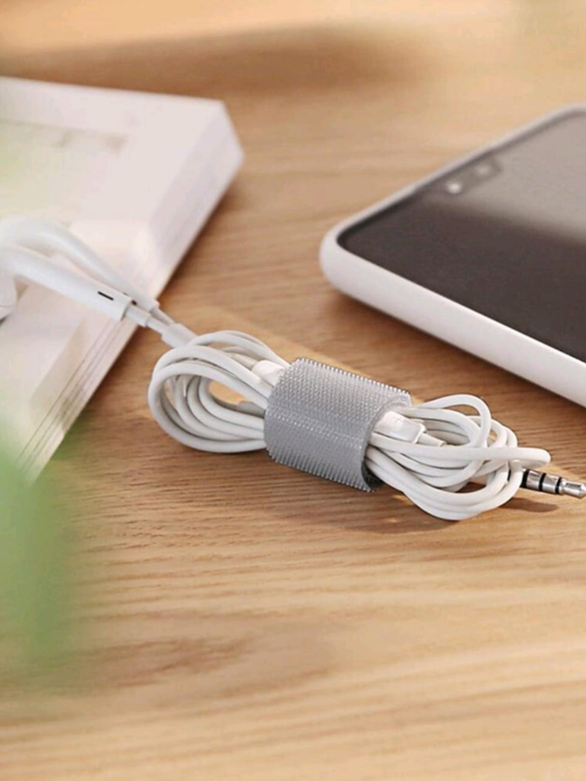 Rollo de Organizador de Cables Color Gris 5 mts